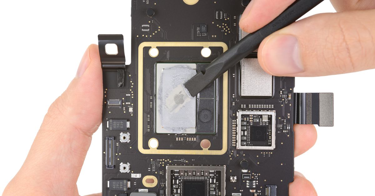 The iFixit teardrop shows how similar the new M1 is to the MacBook
