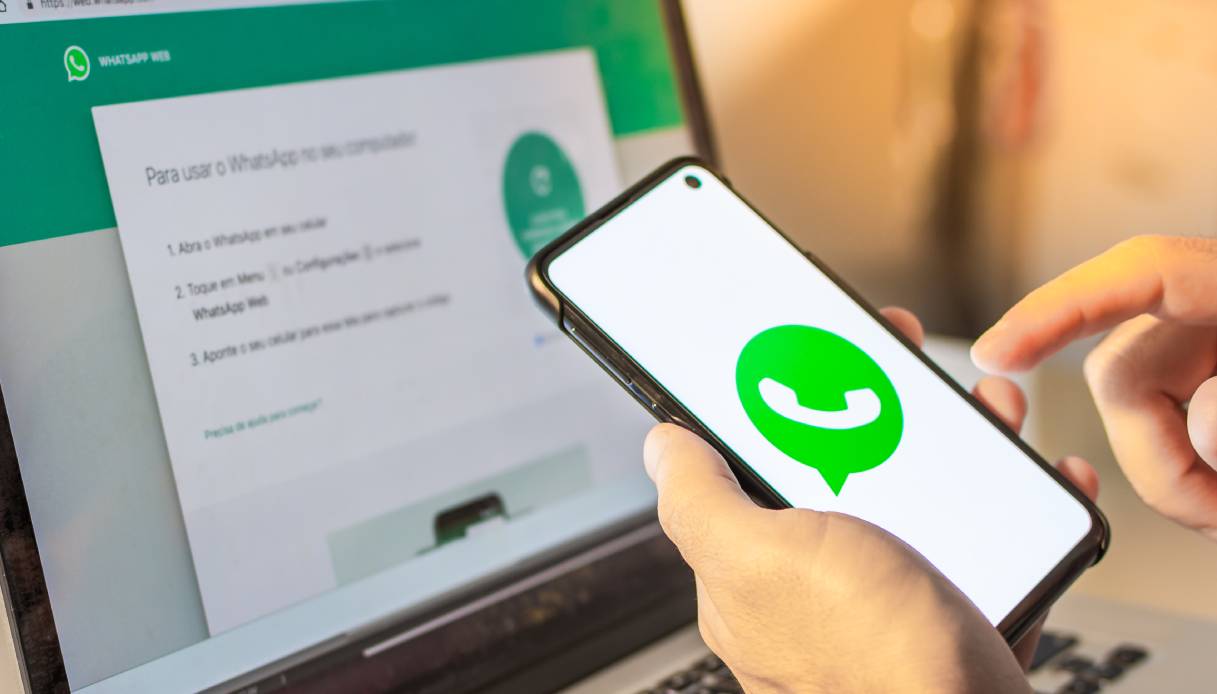 Many device comes with WhatsApp – another clue