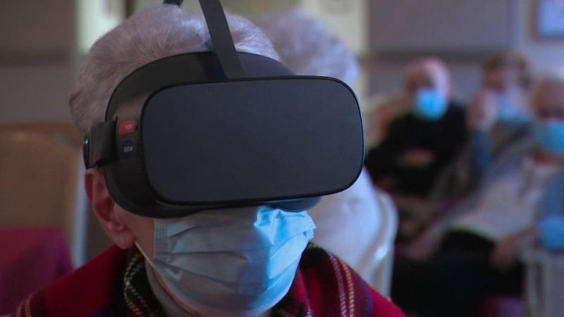 Virtual reality to make old people travel