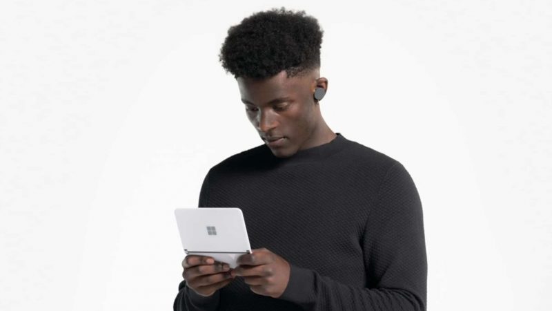 Surface Duo becomes a portable gaming device