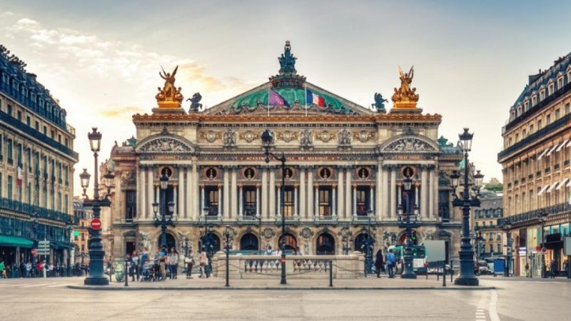 Paris Opera is invited to nursing homes