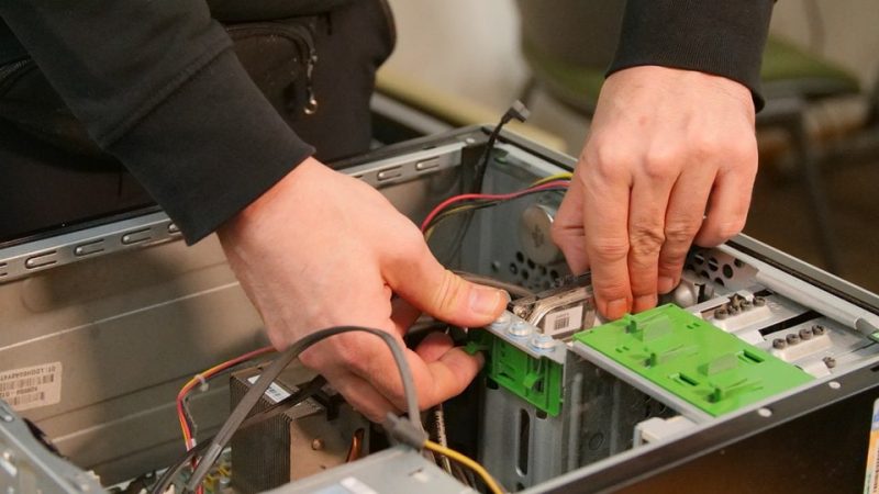 An initiative from Halle makes old computers suitable for youngsters