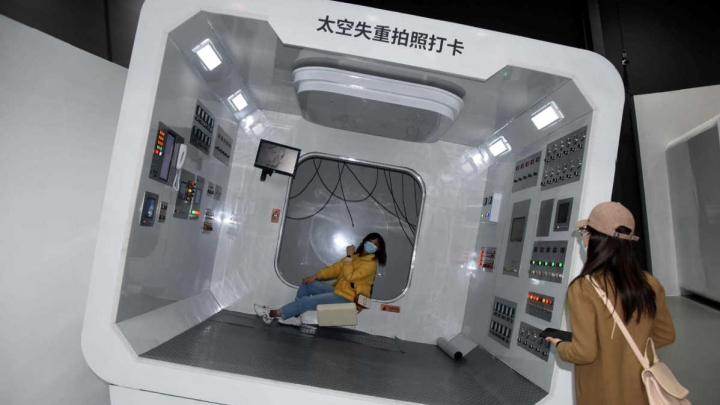 An interactive manned space exhibition opens in Beijing