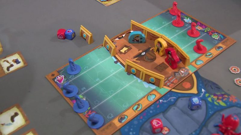 Valence cooperative game to save pirates from a giant octopus