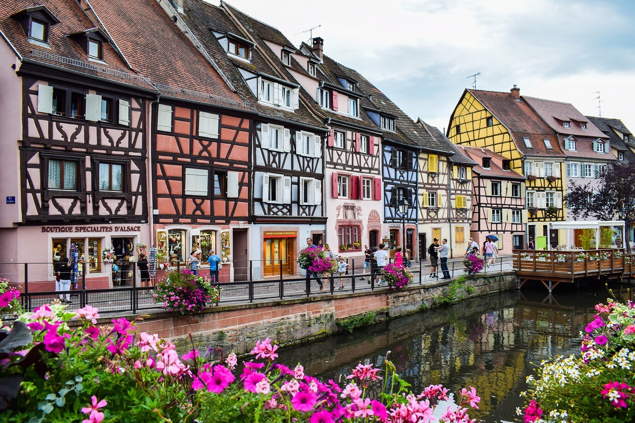 Strasbourg Cathedral, Little Venice in Colmar … Discover the wonders of Alsace from home