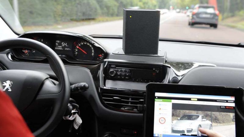How do you recognize a mobile radar car?