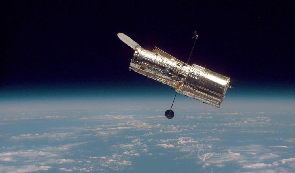 The Hubble telescope is still unresponsive after a week out