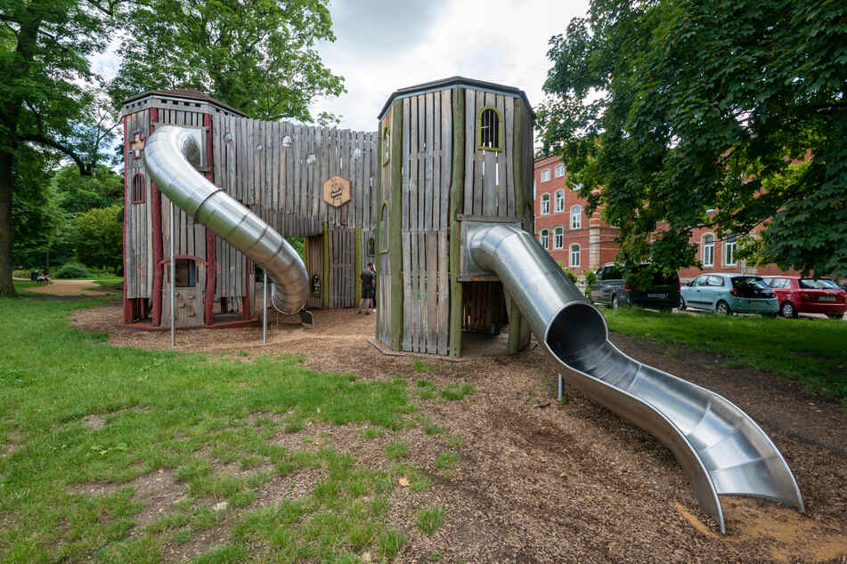 From now on, not only children can experience the playground at Schlobigpark in Zwickau in real form.
