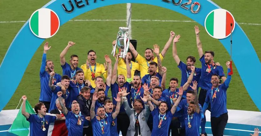 The European Championship 2020 ends with a victory!  Celebrate the European champions with loads of Azzurri gadgets and accessories