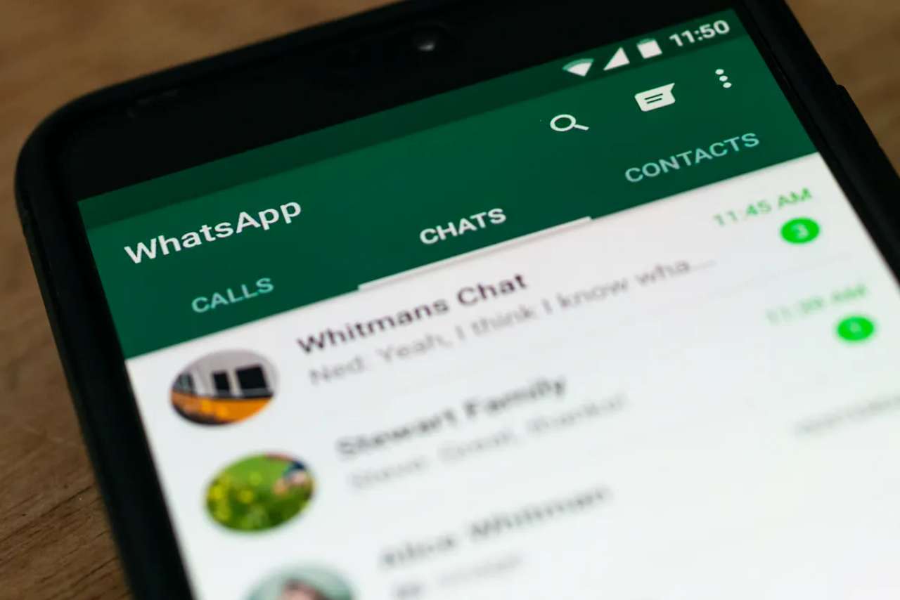 WhatsApp, How to send bulk messages without creating a group: Trick