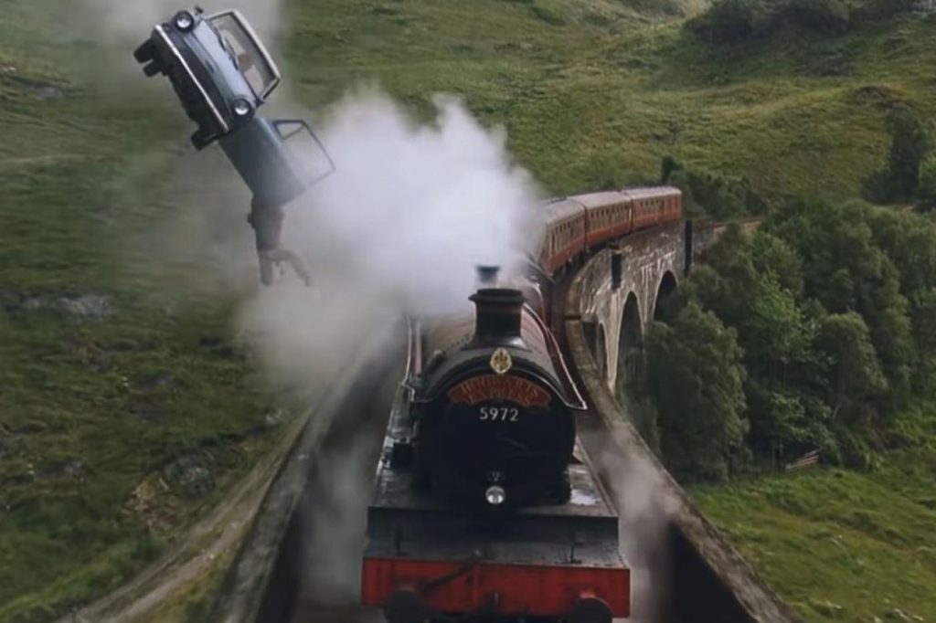 Harry Potter: Hogwarts Express Arrives at Paris Station