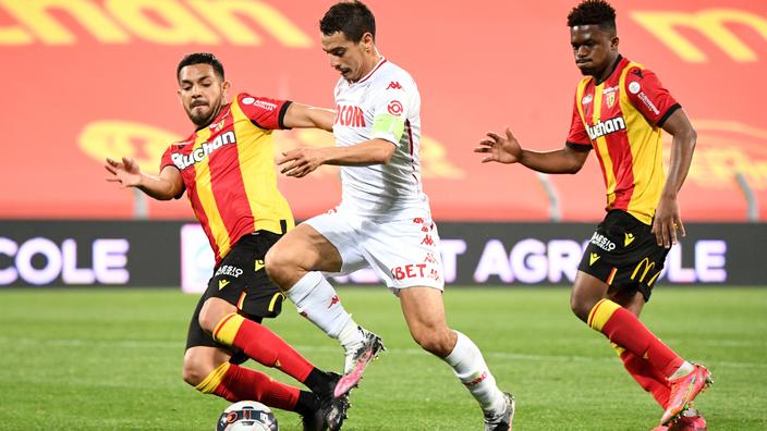 Monaco Lens, attacking play but backward attacks
