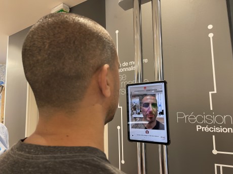 iPad Pro scans your face to identify and adjust models // Source: FRANDROID