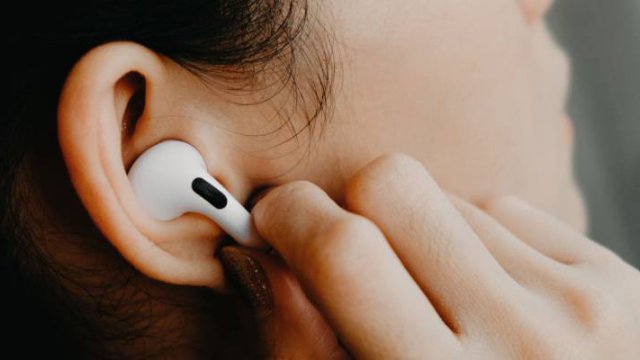 Tips and tricks if your AirPods don’t fit in your ear