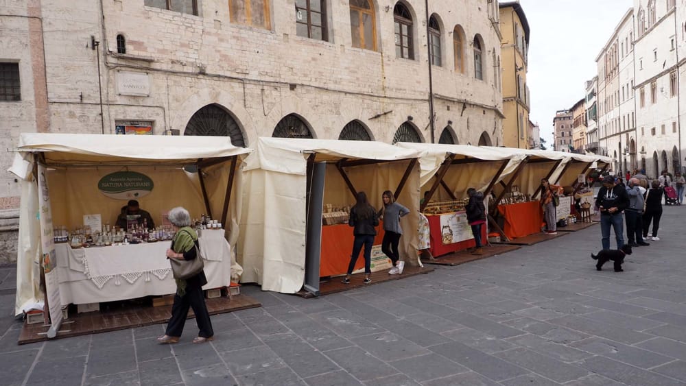 Gadgets and things for tourists, the Fast Umbria Confcommercio was born to contribute to economic recovery