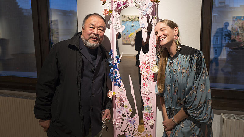 & # 8202;  Take a selfie with Ai Weiwei