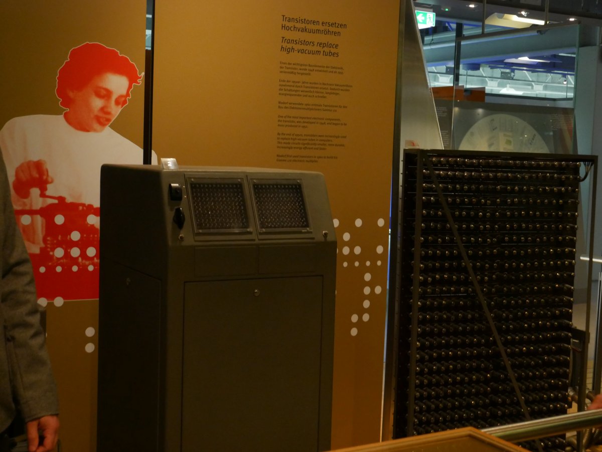 Heinz Nixdorff Museum Forum: New Old Computer for Anniversary