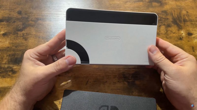 Nintendo Switch OLED: Dock indicates 4K version