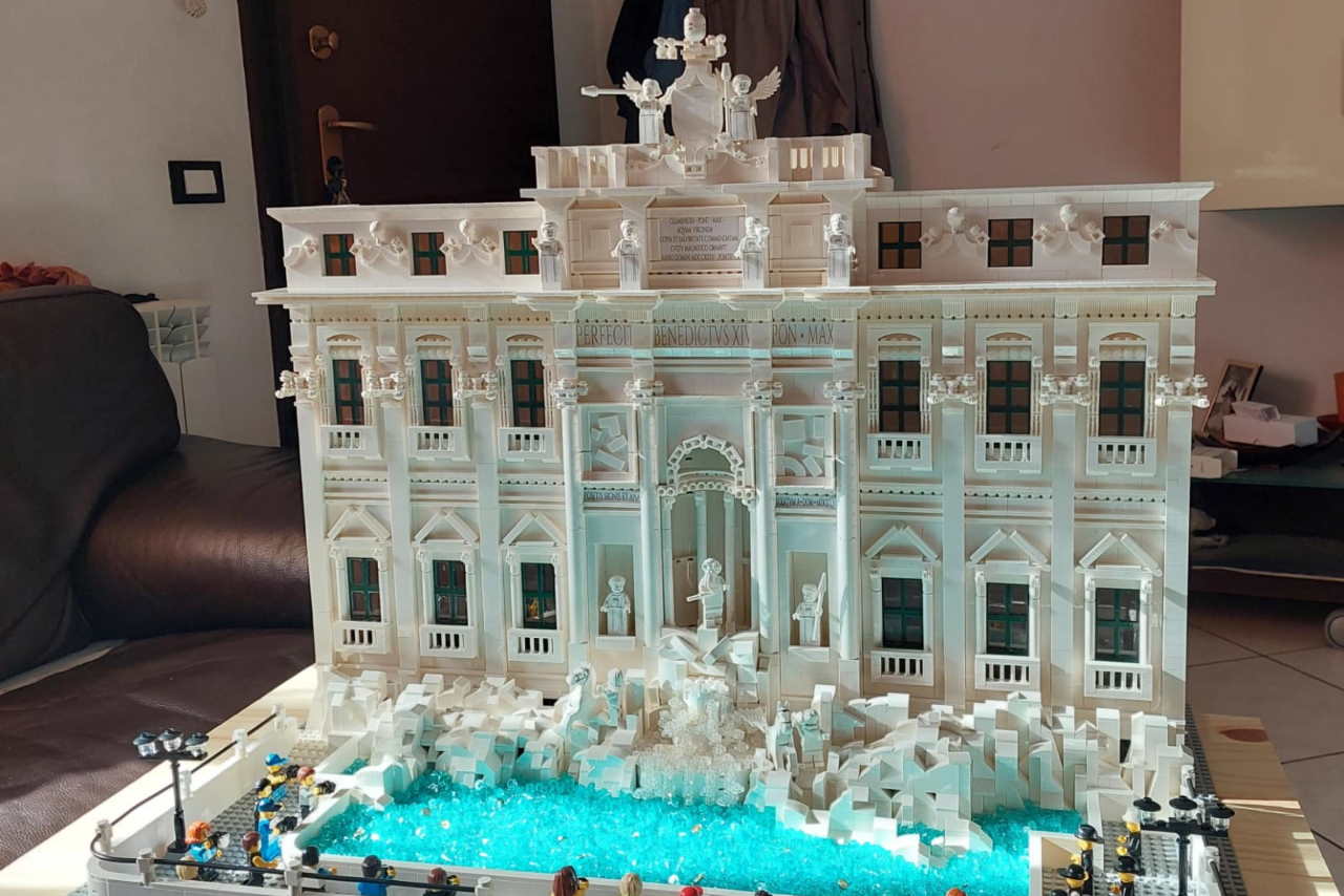 LEGO® Trevi fountain leaves everyone breathless: twenty thousand bricks for a one-of-a-kind Italian work