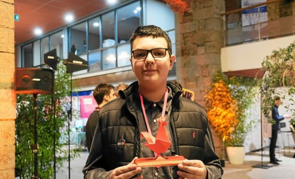 Ryann Dubois received the coup de cur award at the Grand Ouest Innovations fair, Saturday 13 November in Saint-Brieuc.  Her kits for adapting keyboards to dyslexia caught the attention of the jury