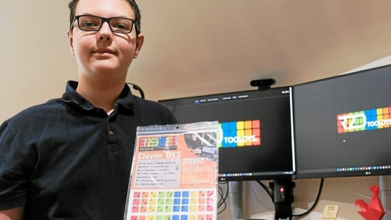 At the age of sixteen, he sells dyslexic keyboard sets all over France