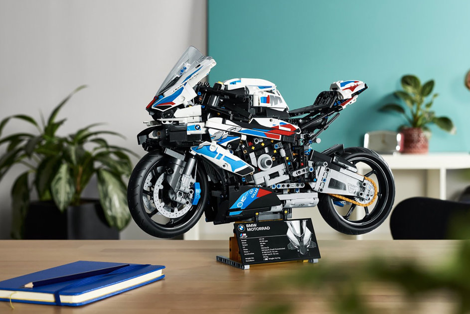 LEGO Technic made a replica of the BMW M 1000 RR motorcycle