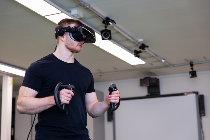 Thinking in motion in virtual reality - Students at the University of Osnabrück are looking for new teaching and learning concepts for physical education
