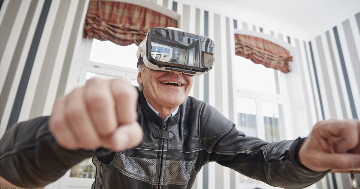 Virtual reality is used to determine whether elderly people can drive or not