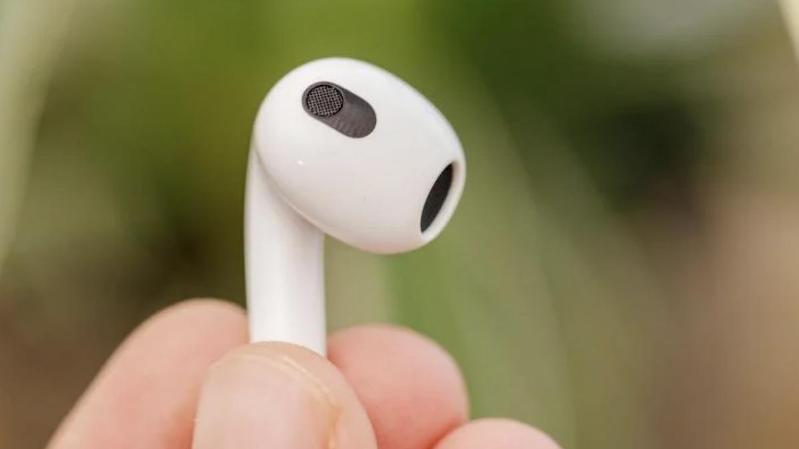 Apple is considering increasing Bluetooth bandwidth for its AirPods