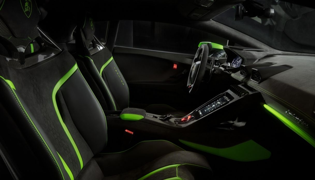 Lamborghini Hurricane Technica Interior