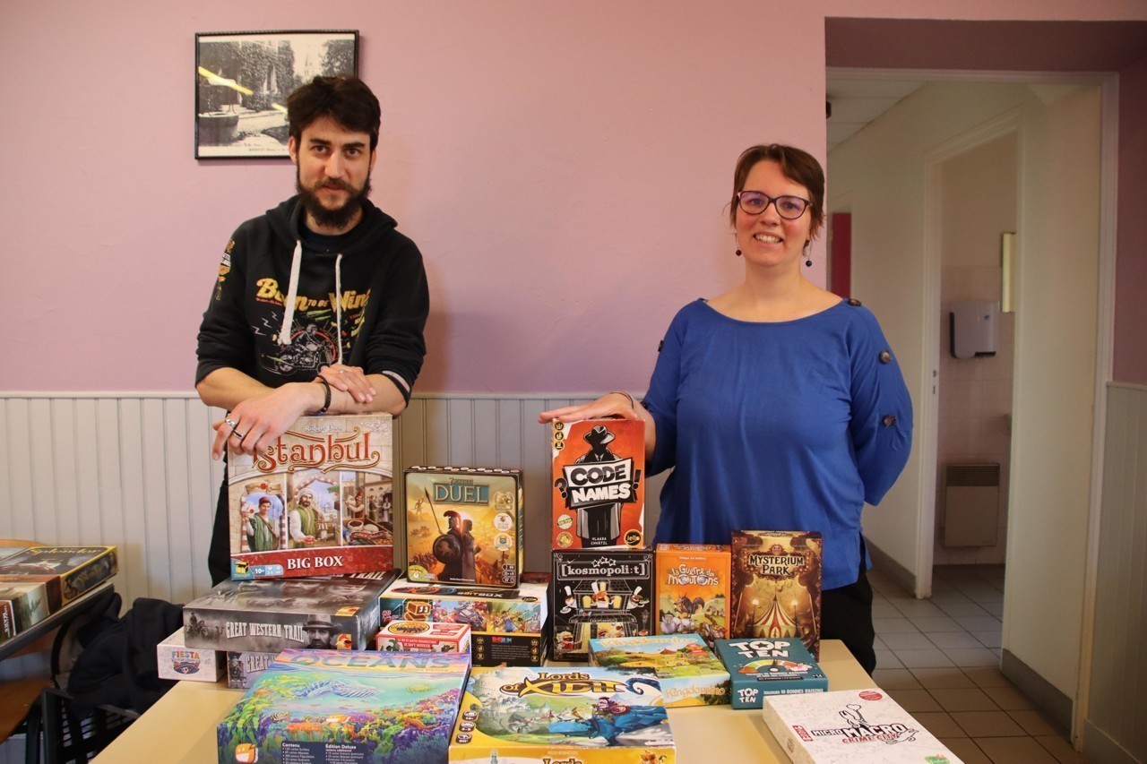 Passionate about board games, they have created board games near Pont-Audemer