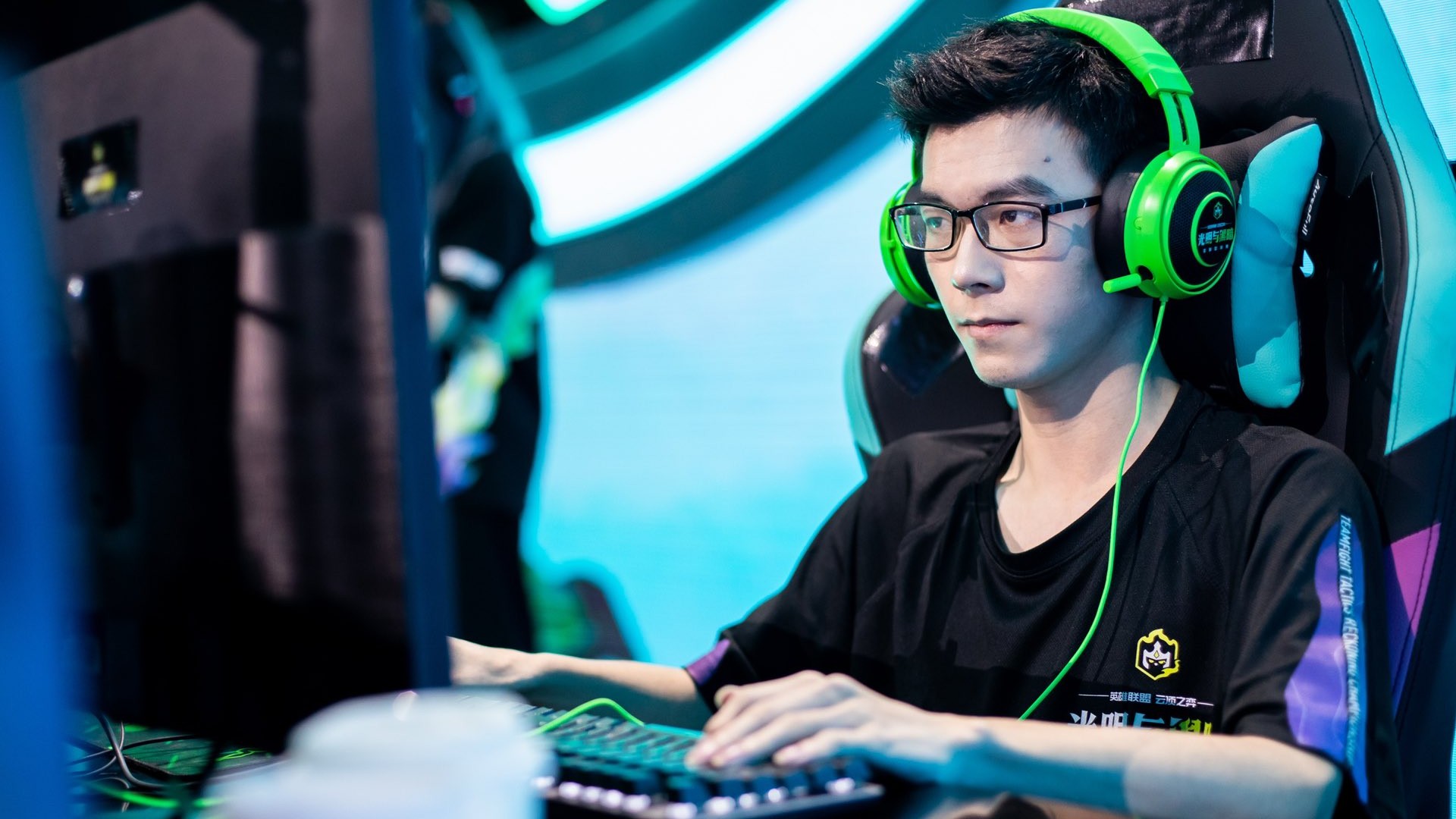 TFT Tournament Players Gadgets and Gadgets to Watch