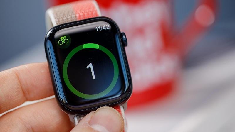 Apple Watch Series 8: With or without a body temperature sensor?