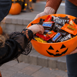 Halloween Candy Prices Rise as Americans Continue Spending Despite Inflation Halloween Candy Prices Rise as Americans Continue Spending Despite Inflation